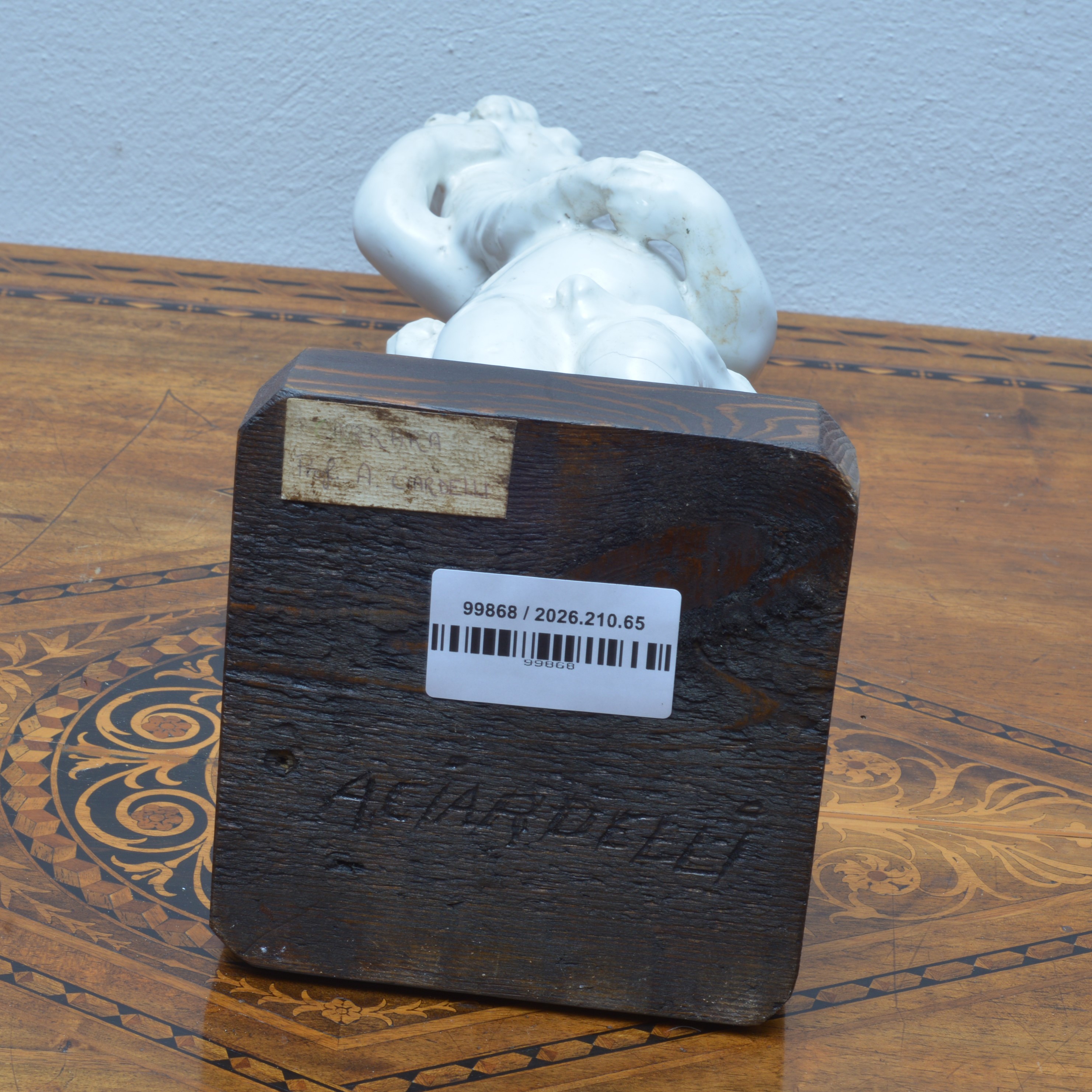 Putto con cornucopia