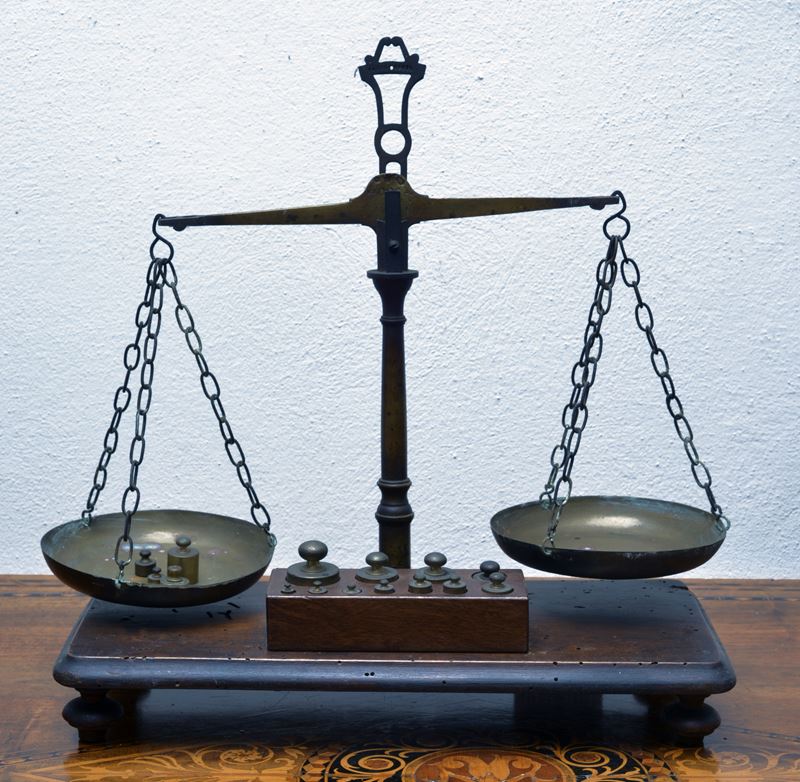 Bilancia con pesi