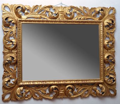 Specchiera in legno intagliato dorato e traforato, XX secolo