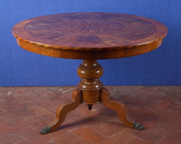 Tavolo circolare  - Asta UN'ELEGANTE DIMORA DI VIA BOLOGNESE - Pananti Online