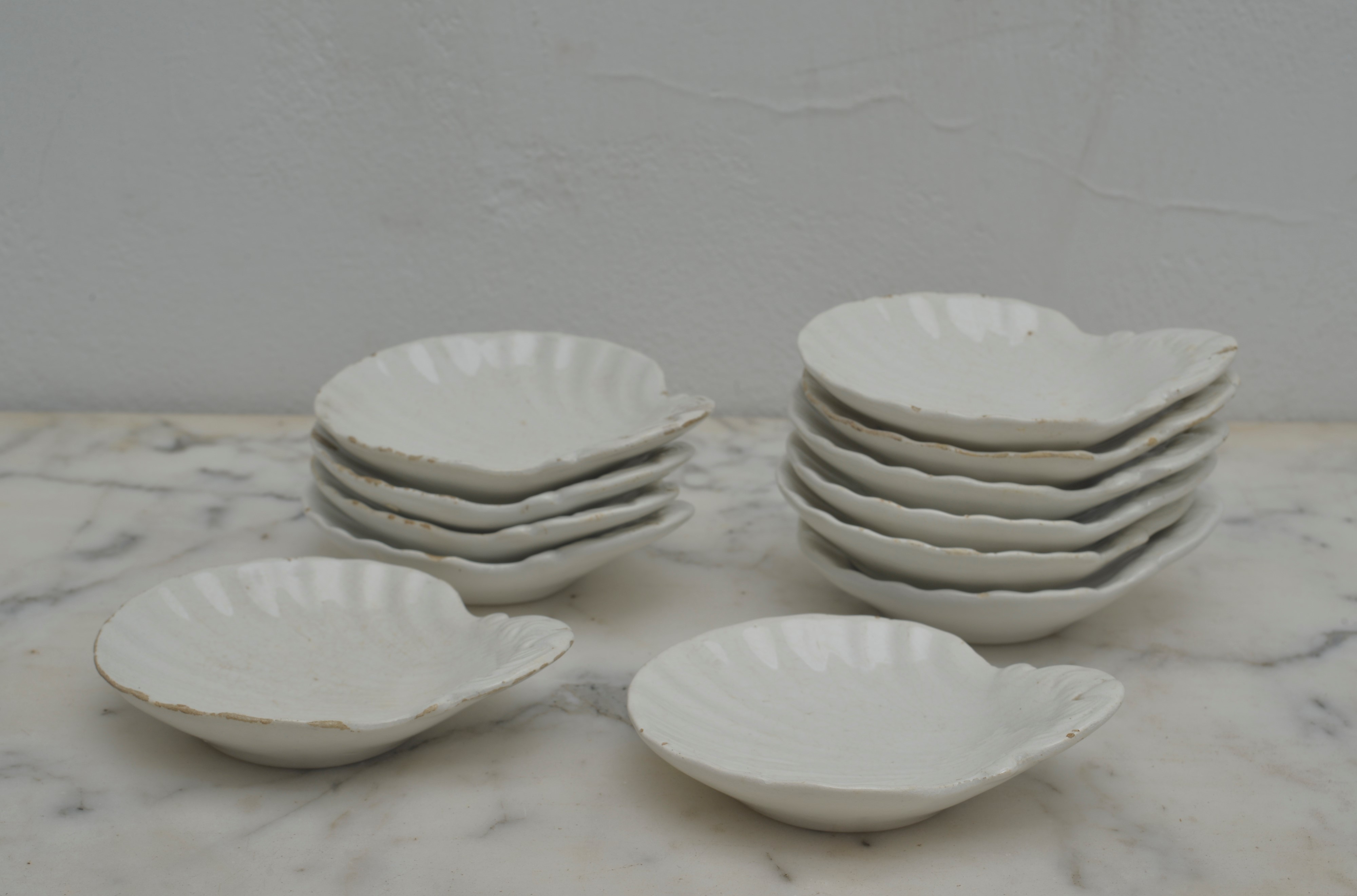 Zuppiera con set di piattini a conchiglia