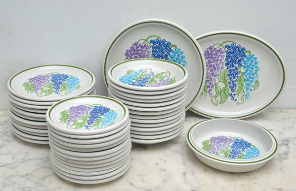 Servizio di piatti in ceramica