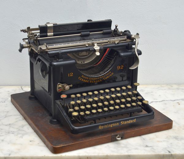 Macchina da scrivere Remington Standard
