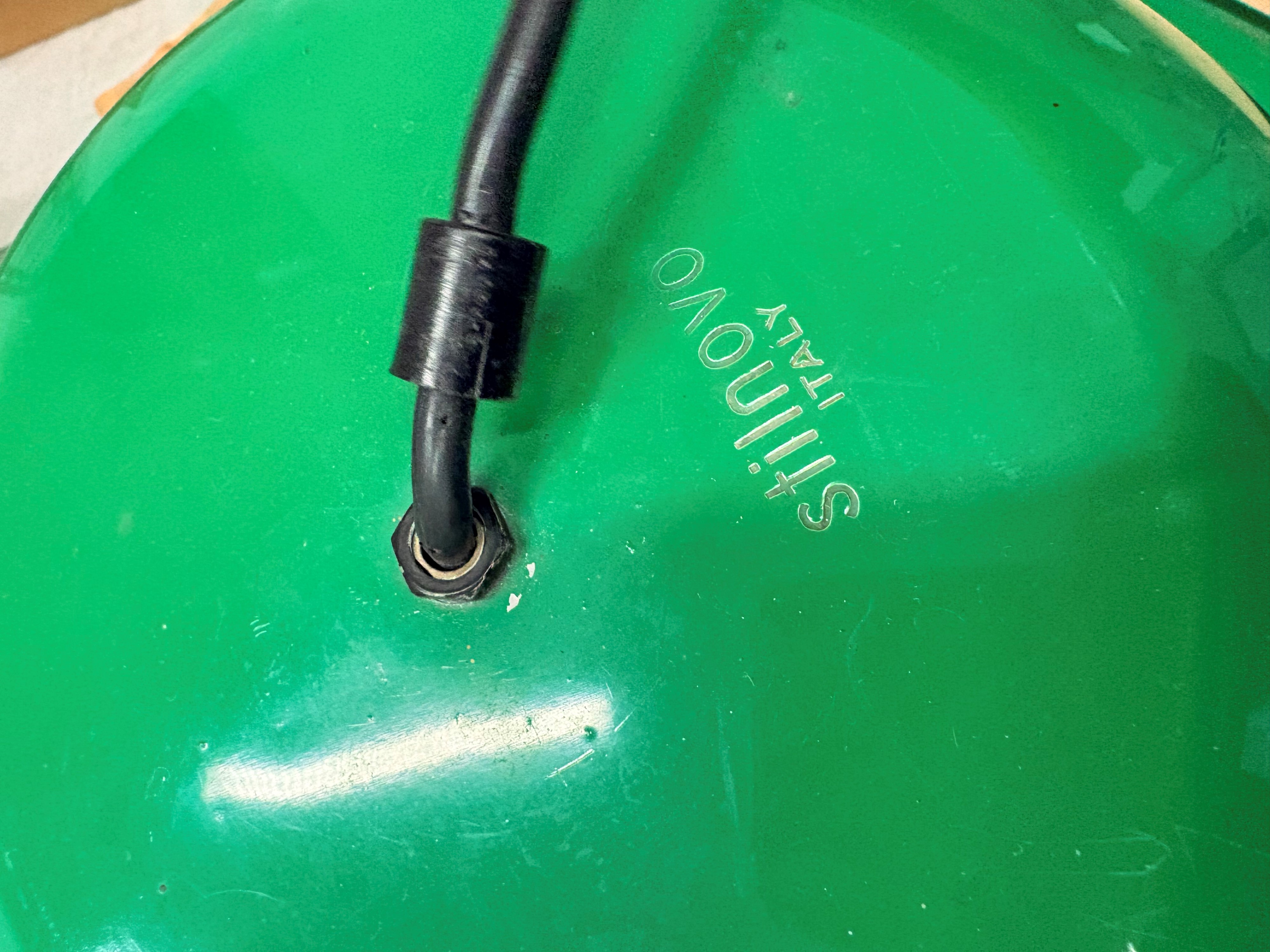 Joe Colombo per Stilnovo, Lampada a sospensione in alluminio verde