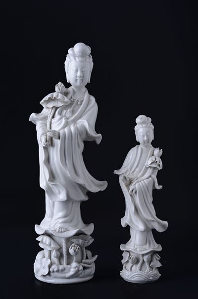 Cina, Coppia di guanyin in porcellana bianca (XX secolo)