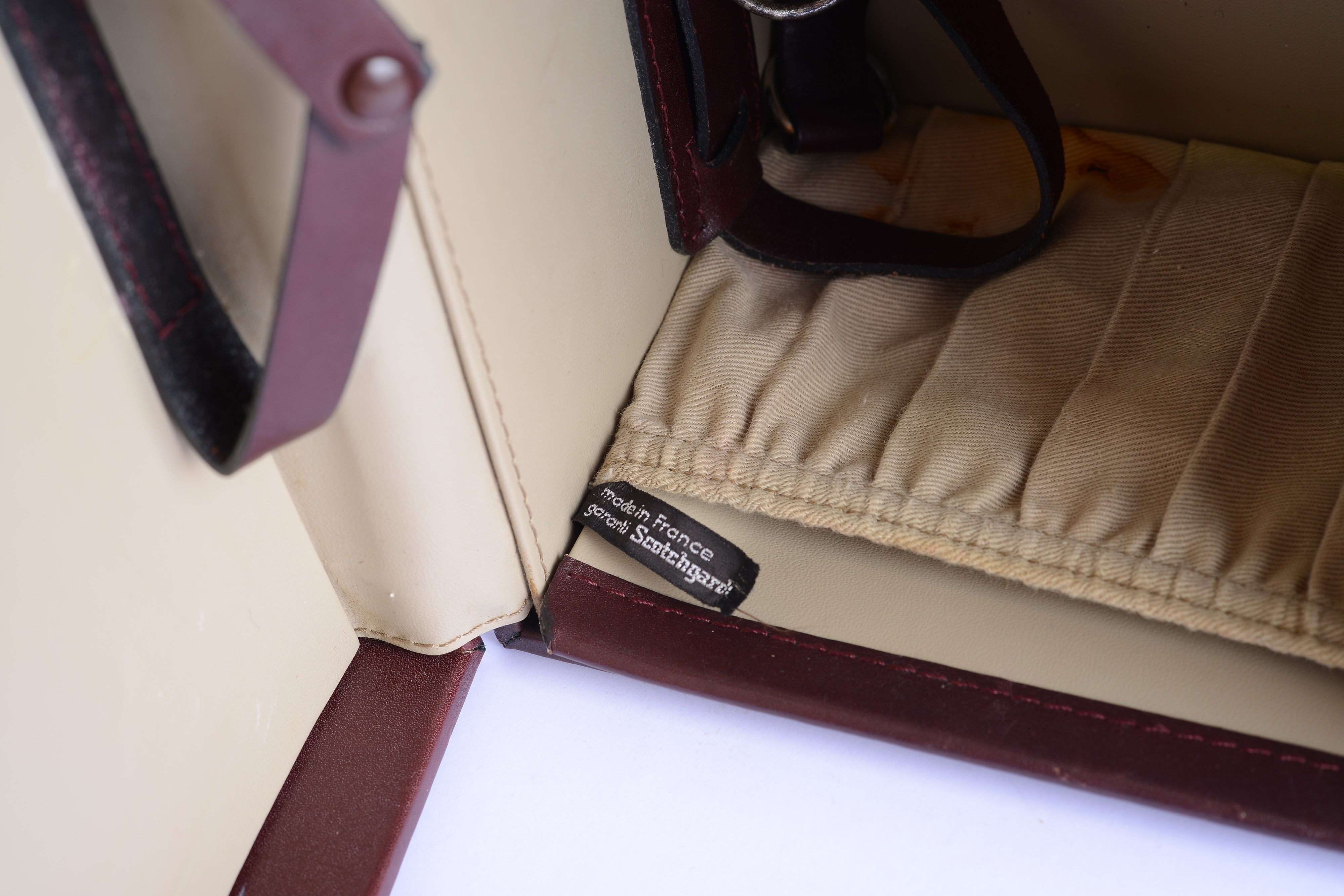 Vanity Beauty Case Oblique Burgundy