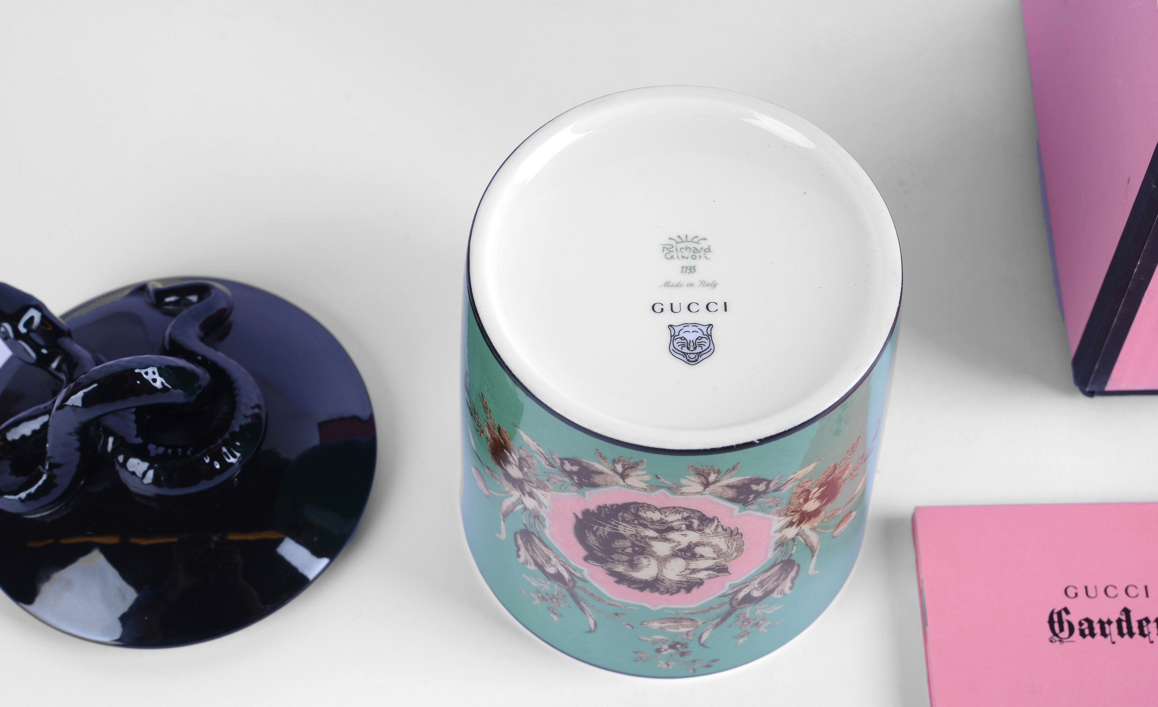 Tazza con coperchio
