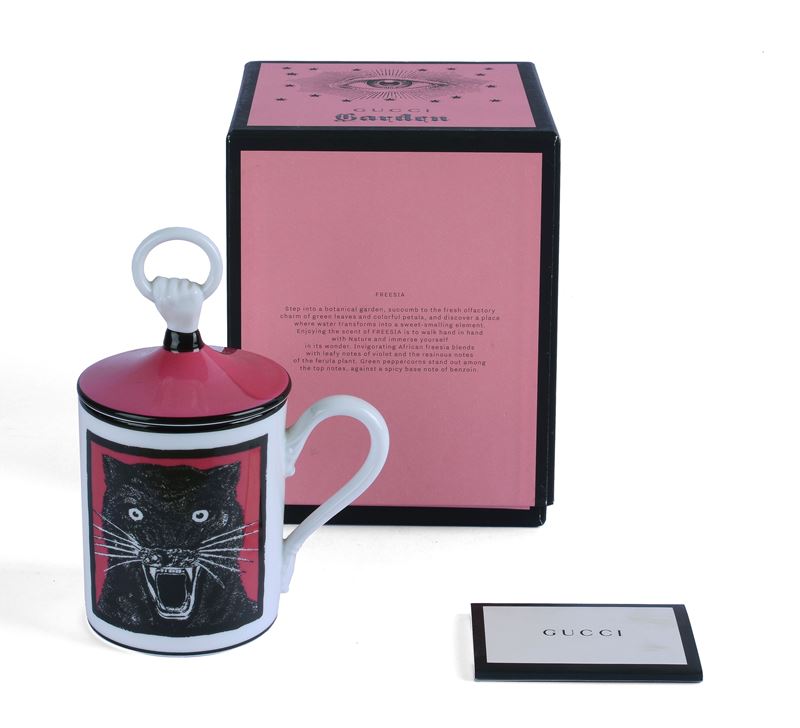 Tazza con coperchio
