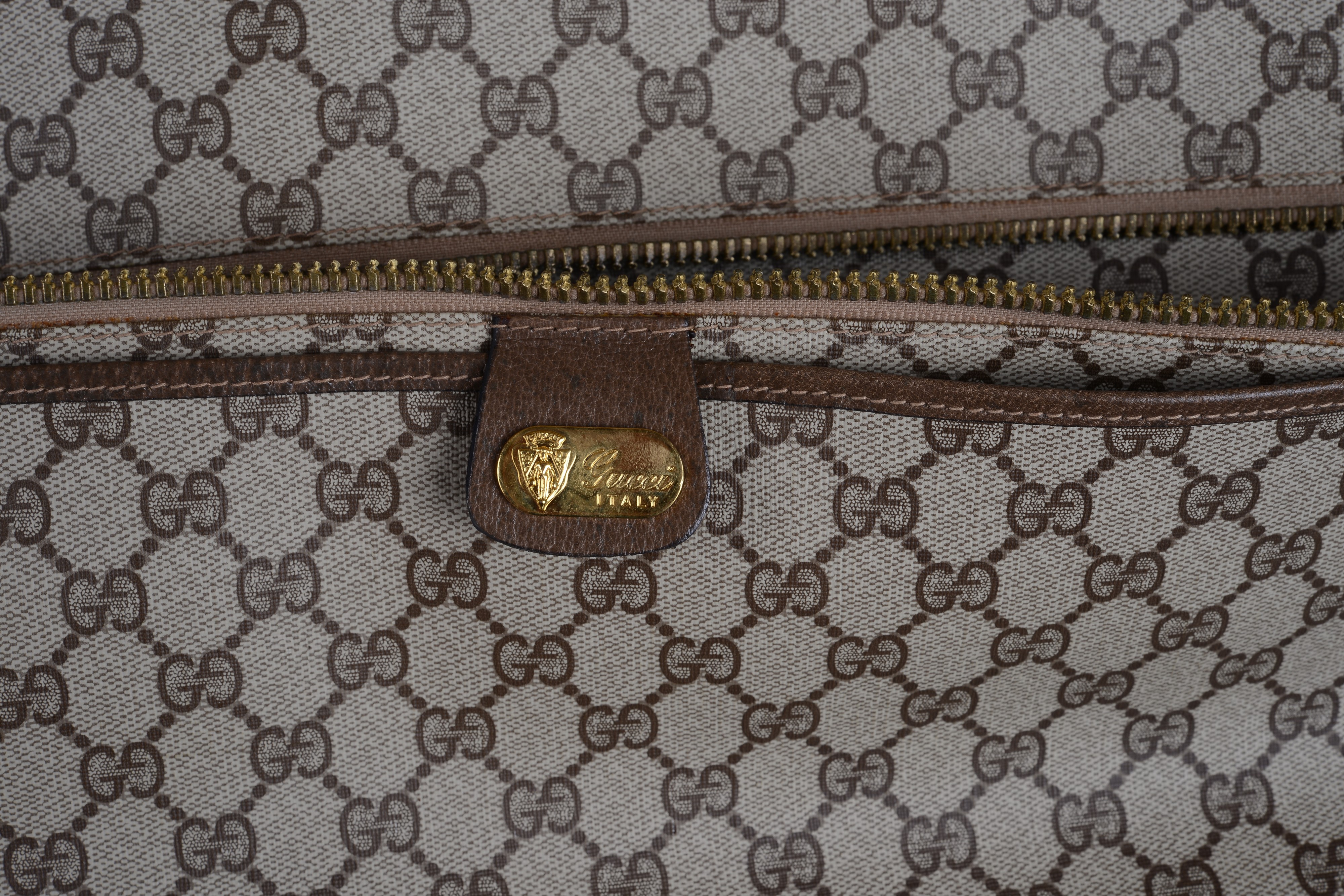 Portabiti da viaggio in monogram