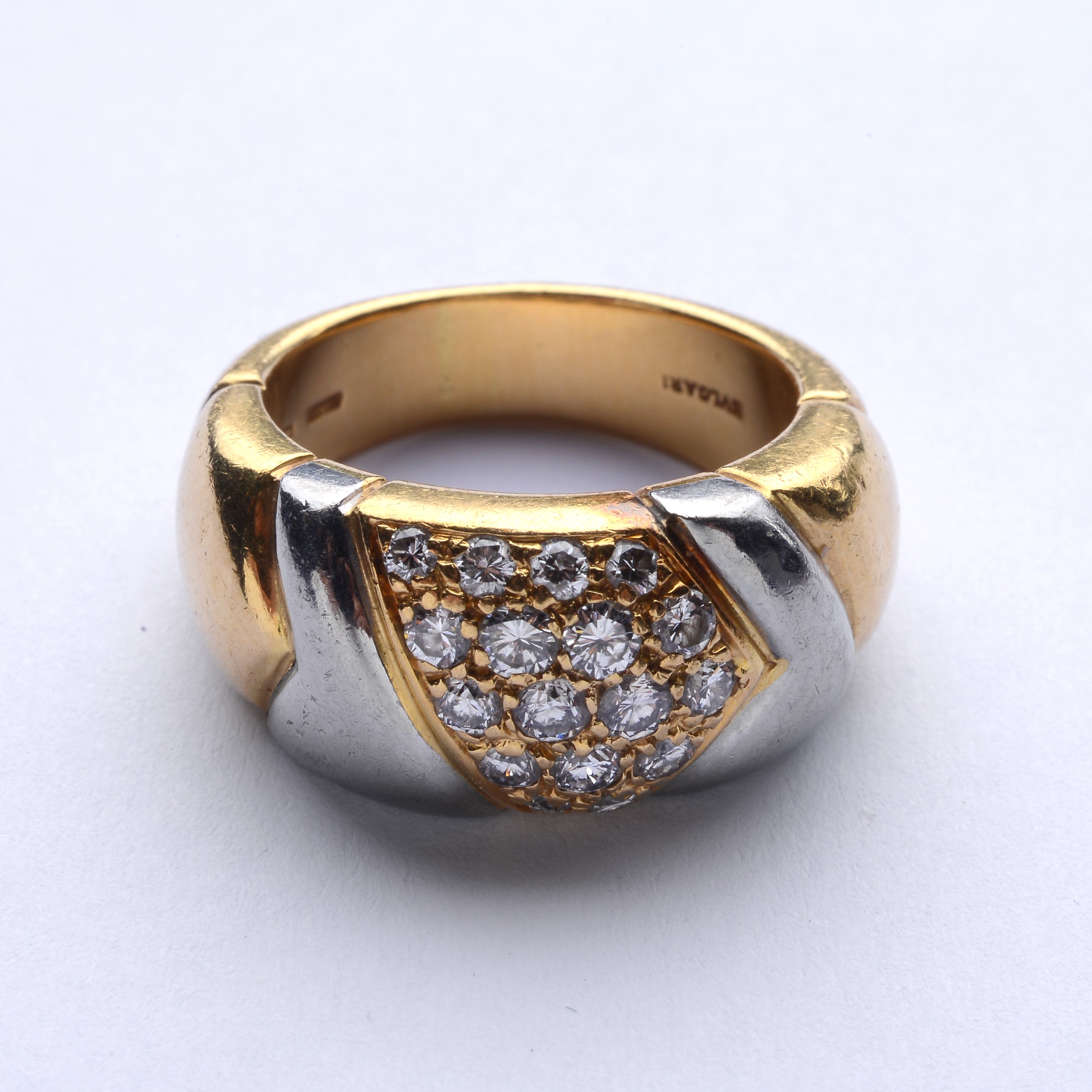 Anello a fascia con Pavè di brillanti