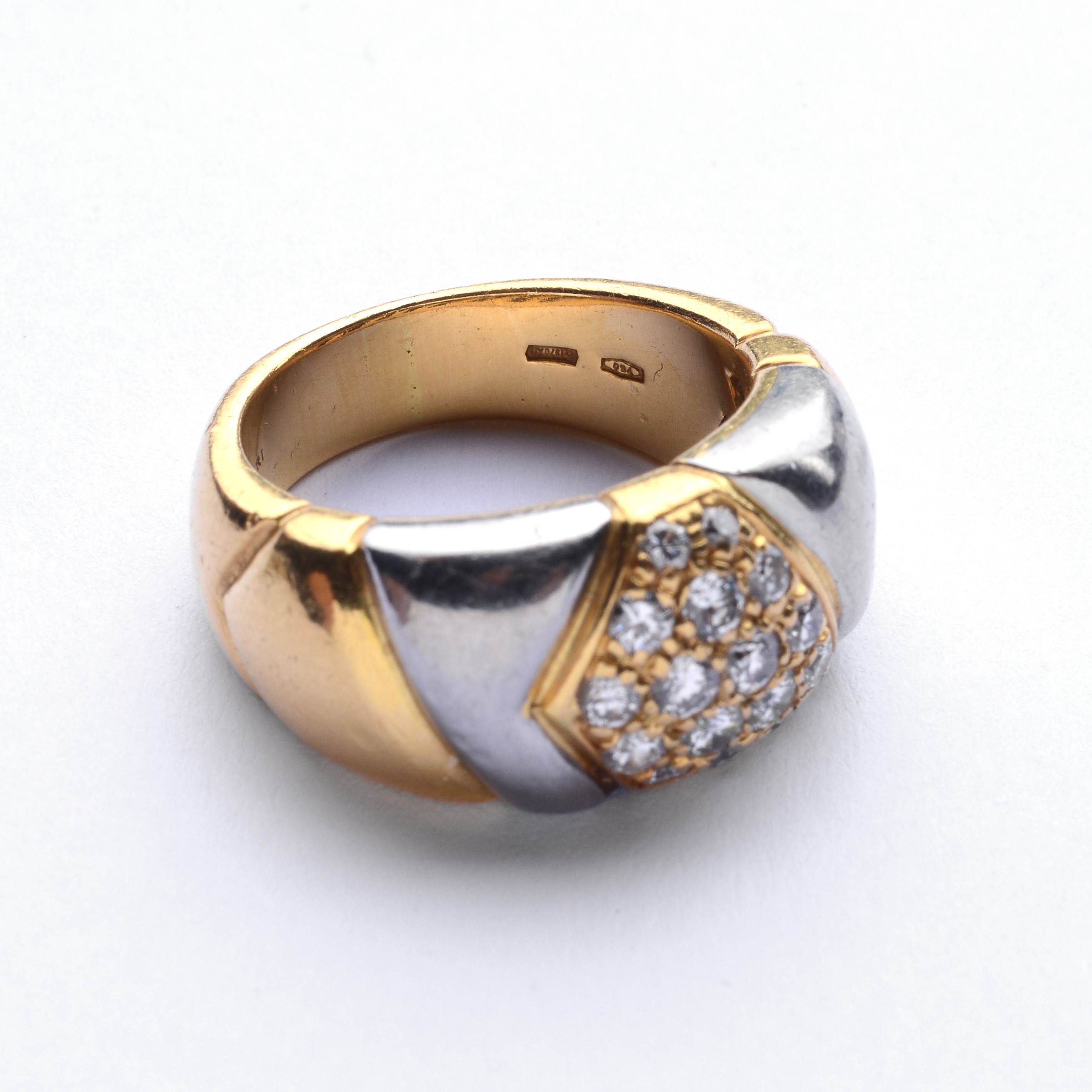 Anello a fascia con Pavè di brillanti