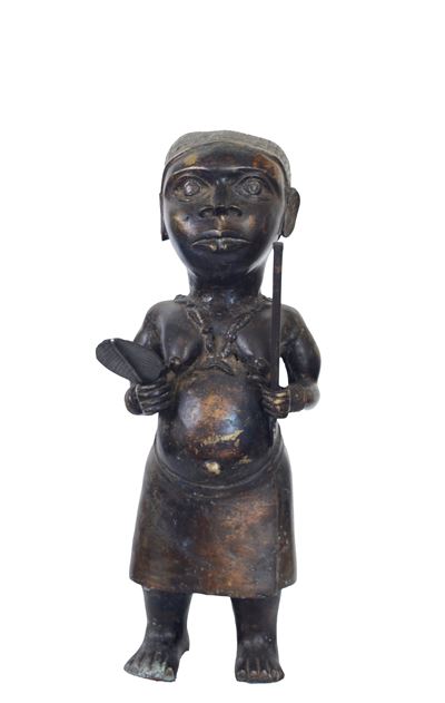 Figura di guardiana, scultura in bronzo (Benin, XX secolo), cm 62