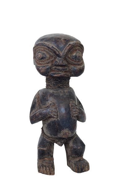 Scultura rituale Mambila, figura antropomorfa in legno intagliato (tipo tadep), Africa occidental...