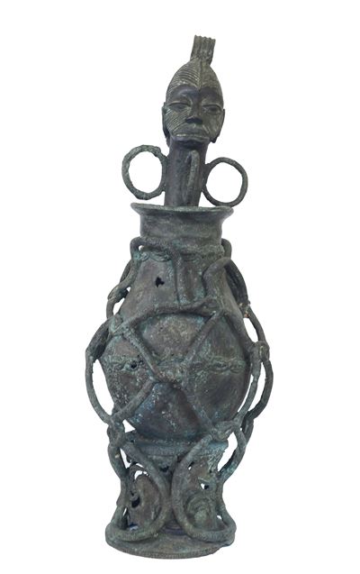Vaso rituale con coperchio figurato, bronzo, XX secolo