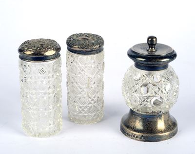 William Henry Sparrow-H Williamson Ltd, Due boccette cilindriche da toiletta in cristallo molato ...