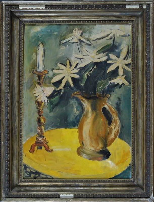 Vaso di fiori con candela