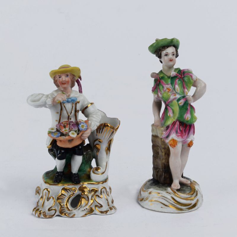 Due Piccole Sculture in Porcellana Policroma