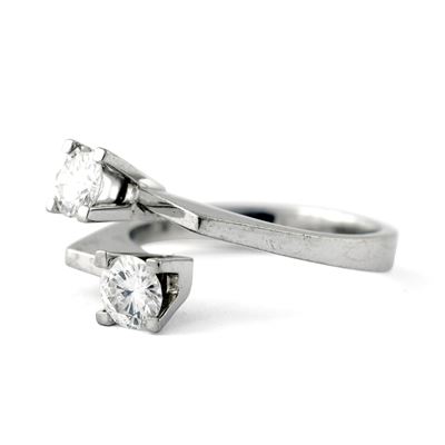 Anello Contrarié in Oro Bianco