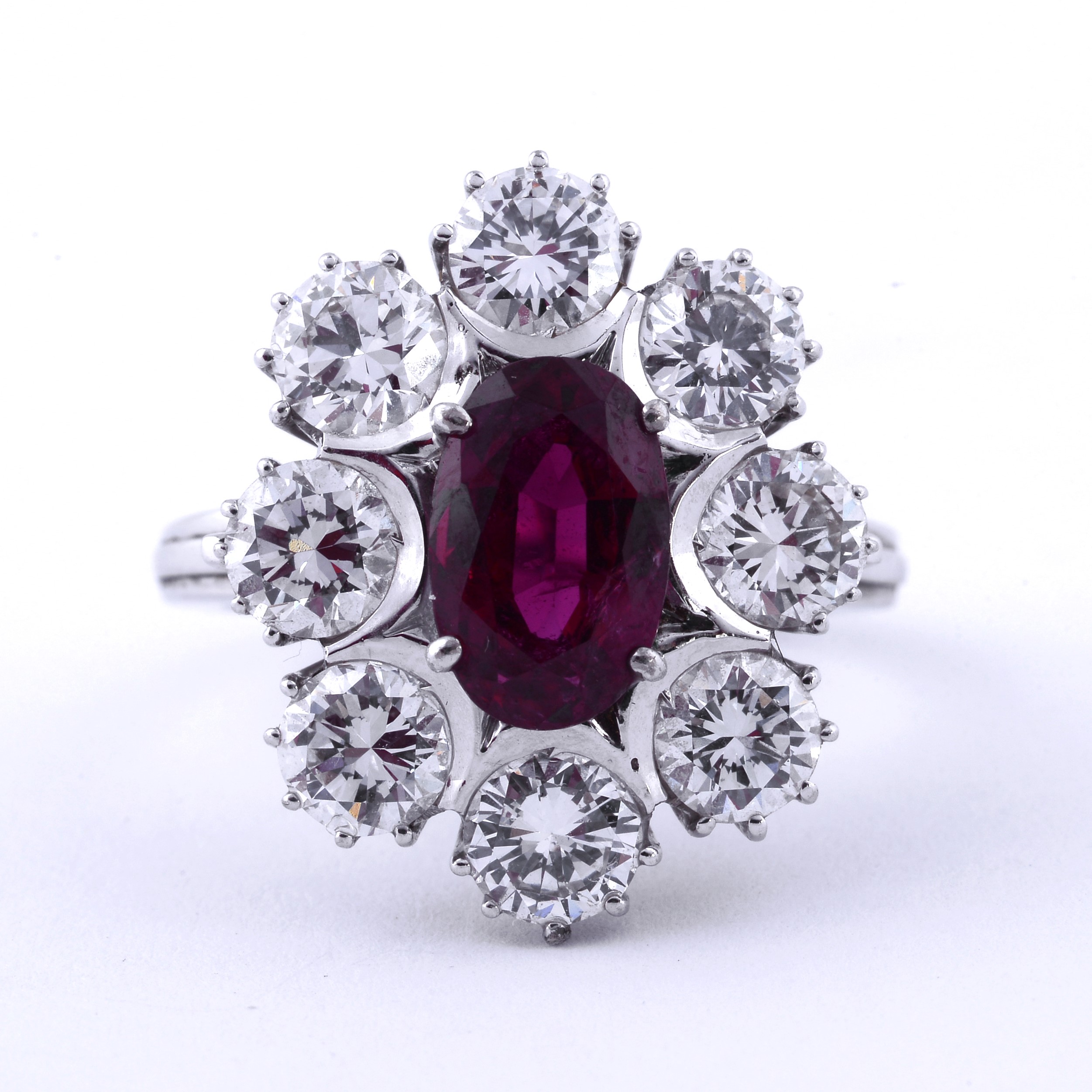 Anello a Margherita con Rubino
