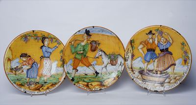 Serie di Tre Piatti in Ceramica di Montelupo