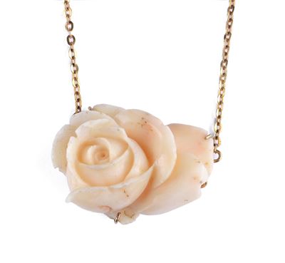 Collana in Oro Rosa con Fiore Centrale