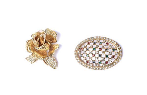 Due spille in metallo dorato, Bijoux Cascio 