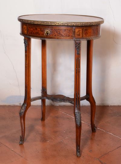 Piccolo Tavolo in Stile Francese