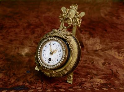Orologio Circolare in Metallo Dipinto e Bronzo Dorato