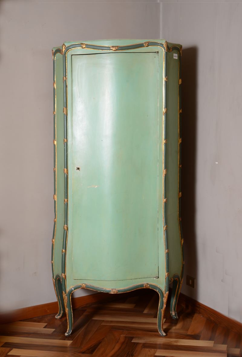 Piccolo Armadio in Legno Laccato