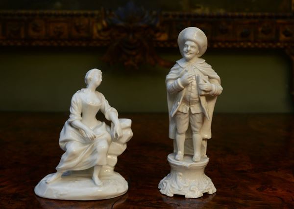 Due figure in porcellana bianca
