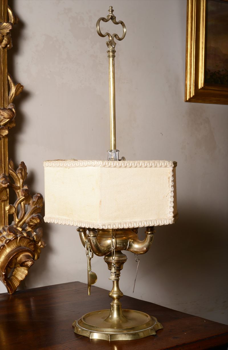 Coppia di Lucerne Fiorentine in Ottone. CM 59 (altezza Complessiva)