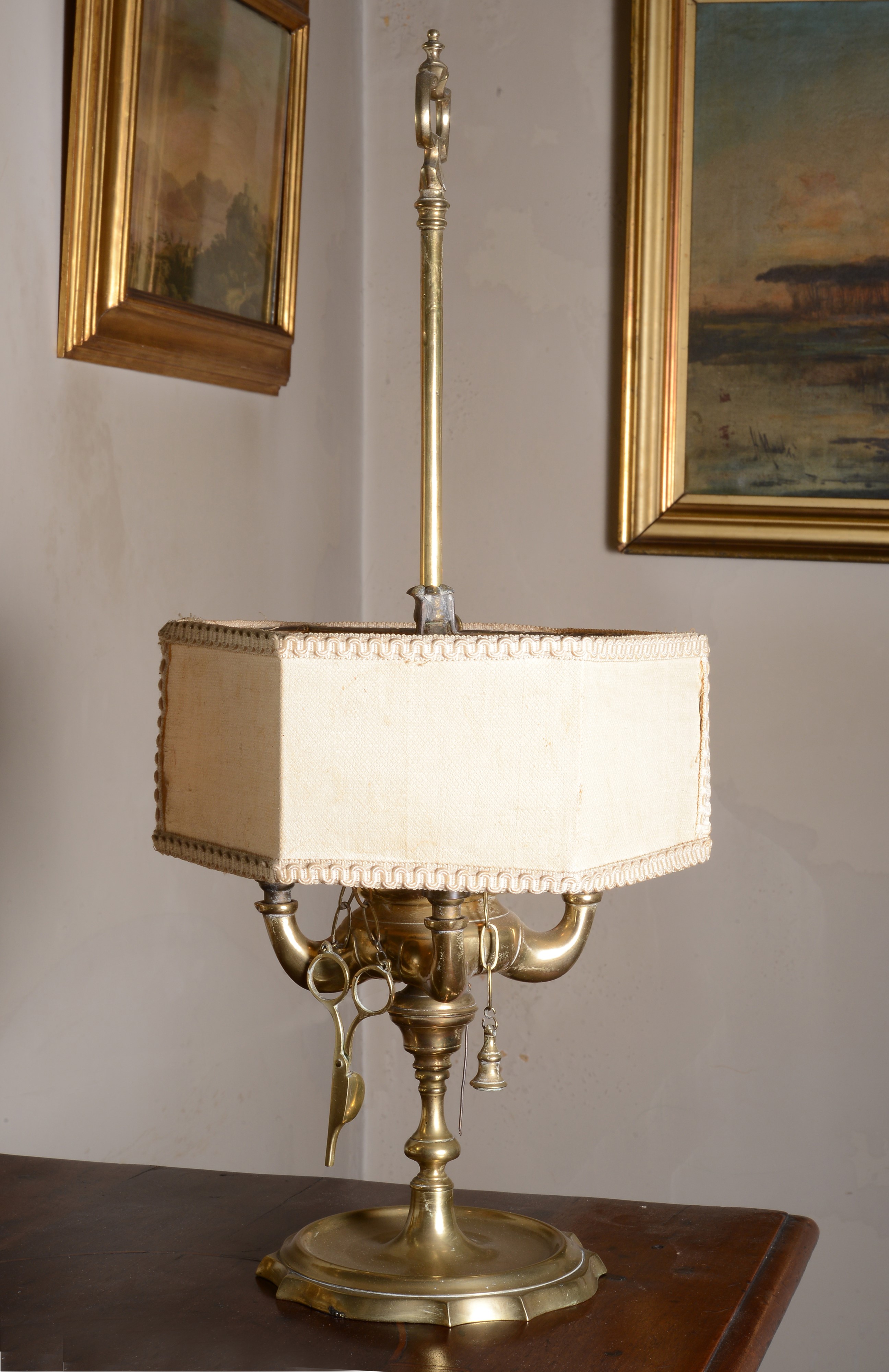 Coppia di Lucerne Fiorentine in Ottone. CM 59 (altezza Complessiva)