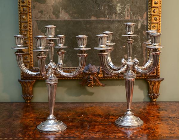 Coppia di candelabri in argento