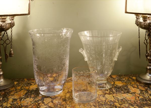 Tre vasi in vetro e cristallo molato
