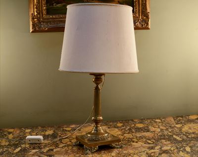 Lume da Tavolo in Bronzo Dorato