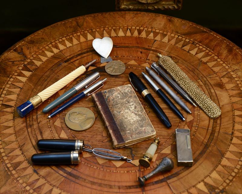 Lotto di Curiosità da Scrivania