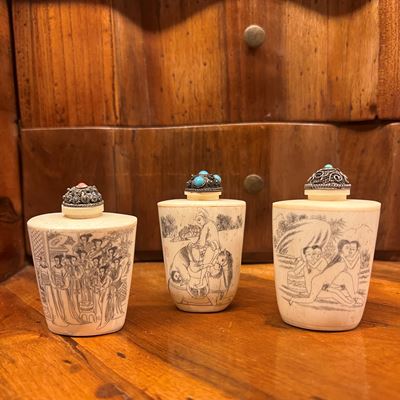 Tre Snuff Bottle in Osso