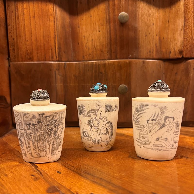Tre Snuff Bottle in Osso