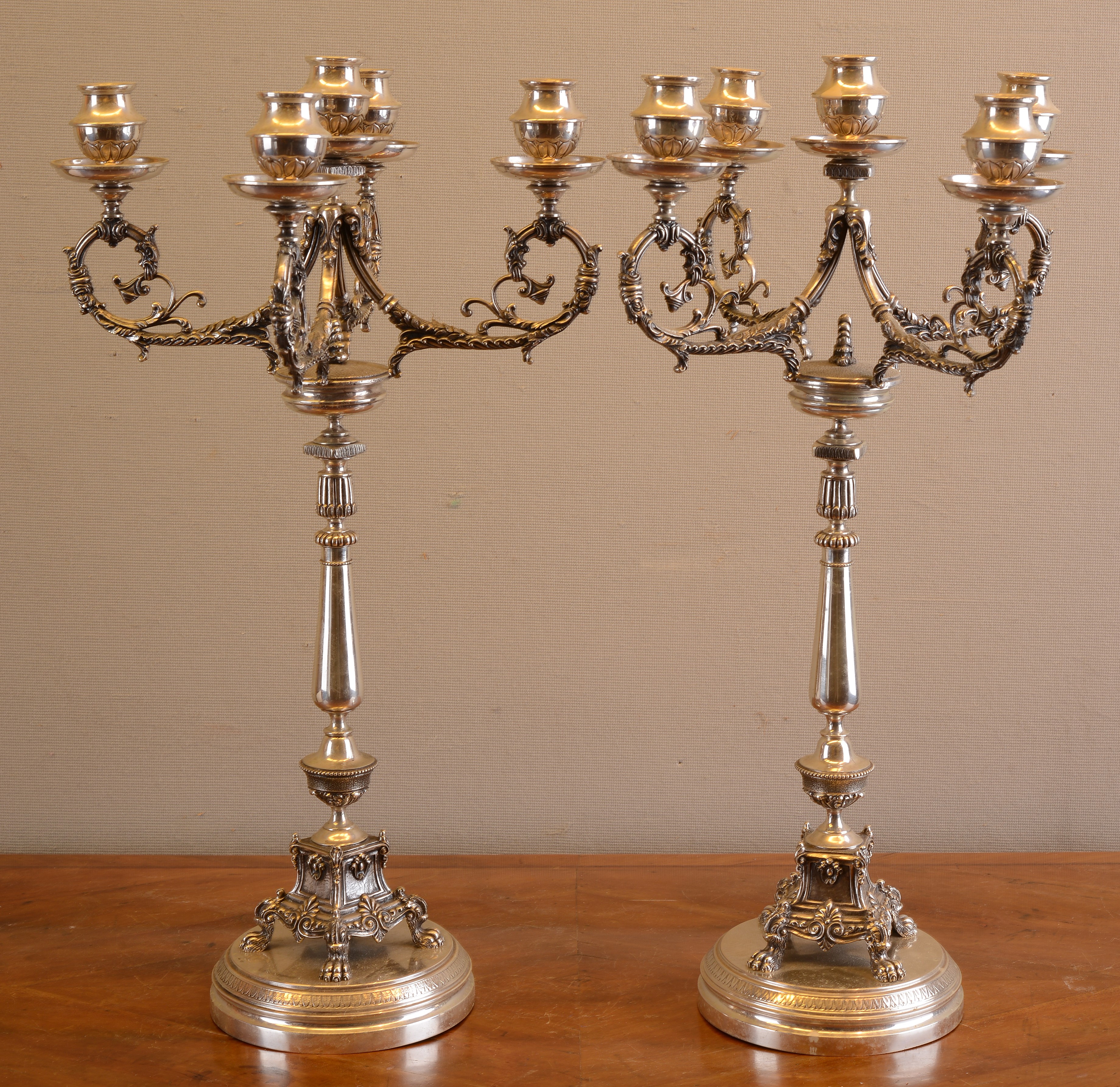 Coppia di Importanti Candelabri in Argento