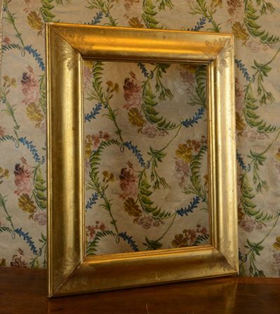 Cornice in Legno Intagliato e Dorato
