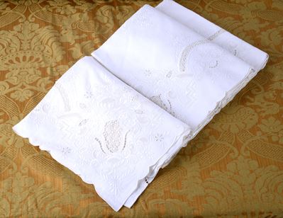 Tovaglia in Lino Ricamata