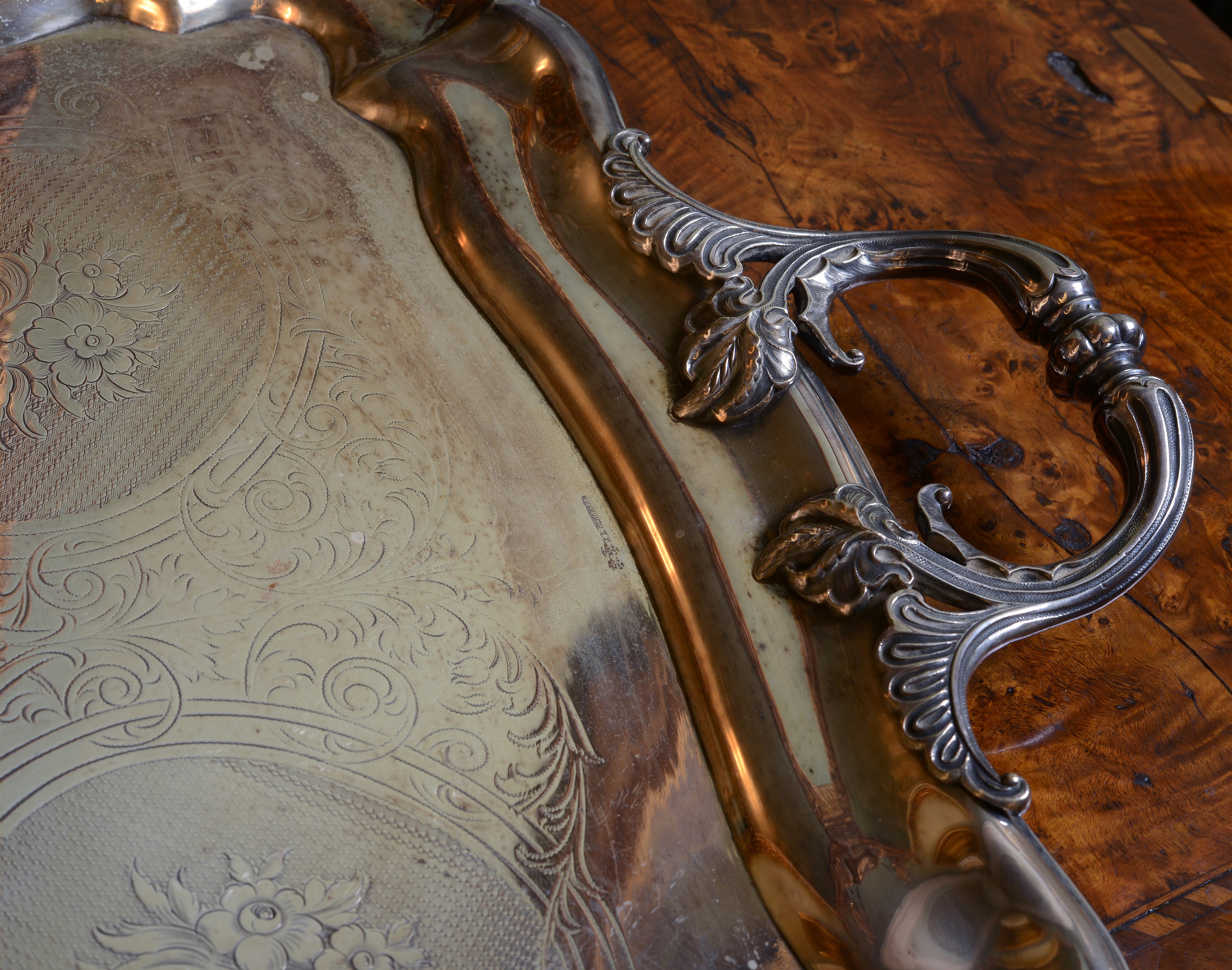 Grande Guantiera in Metallo Argentato