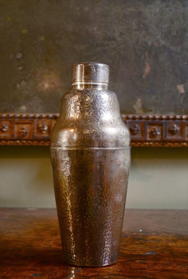Shaker in argento martellato