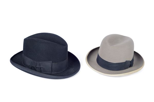 Due cappelli da uomo