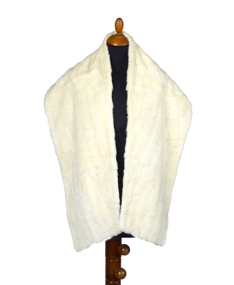 Stola in pelliccia bianca