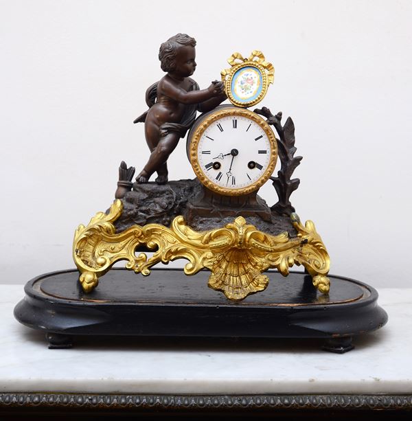 Orologio da tavolo in bronzo e bronzo dorato