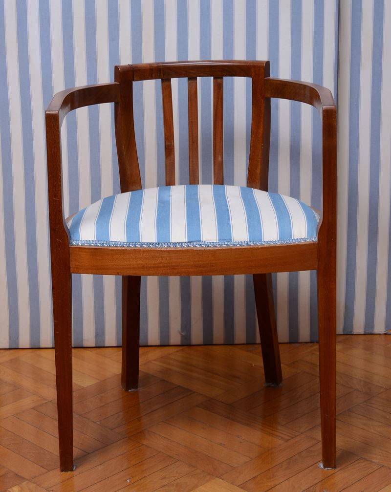 Poltroncina in Noce