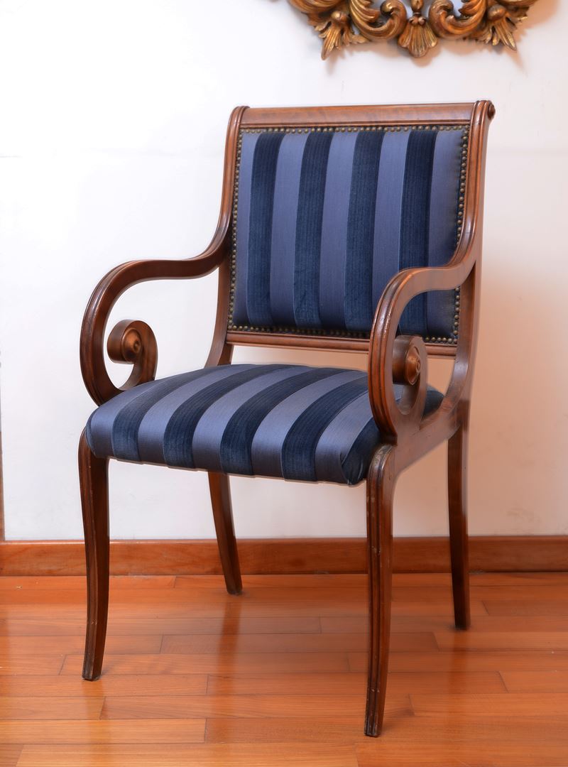 Poltroncina in Noce