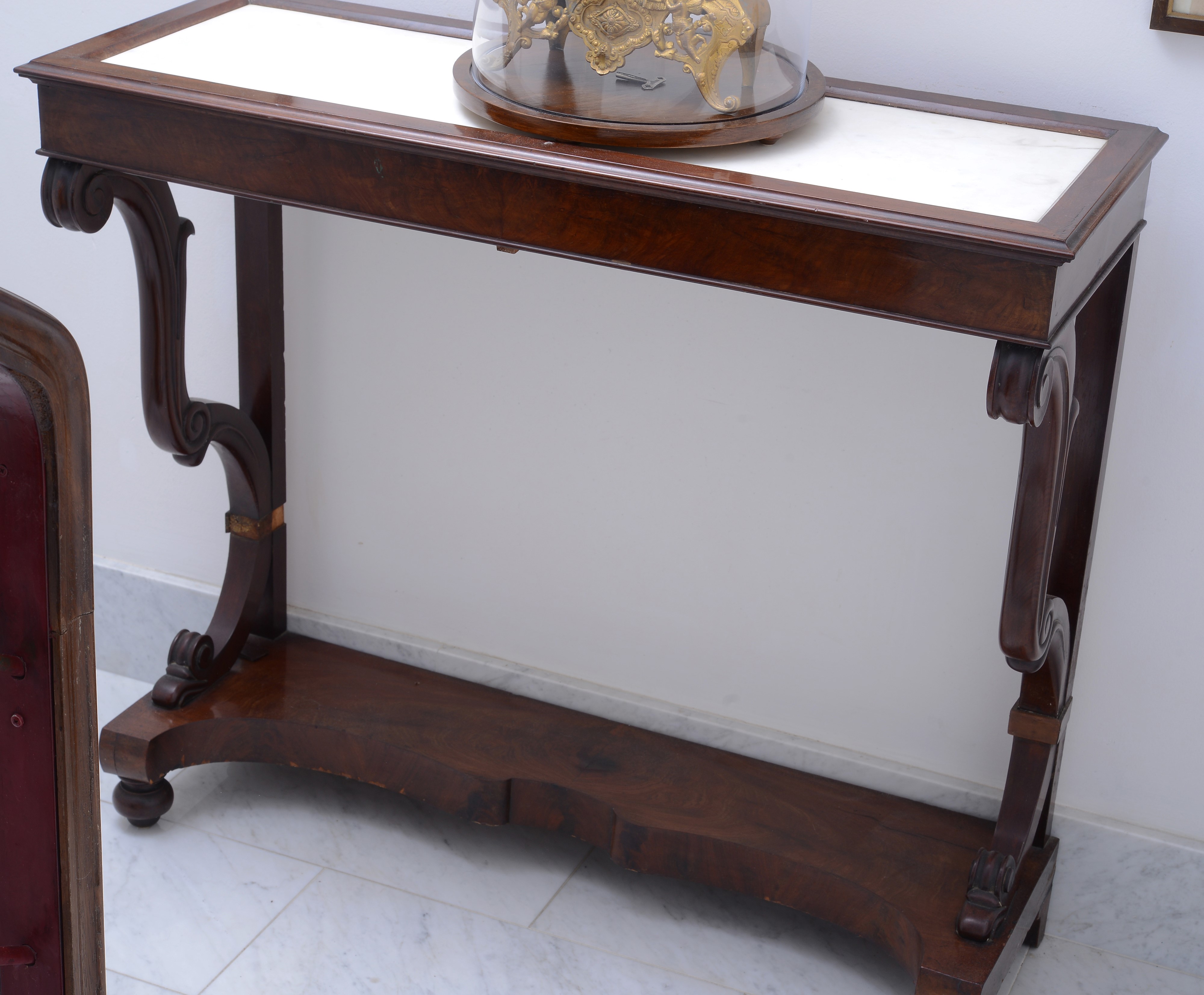 Console in Mogano