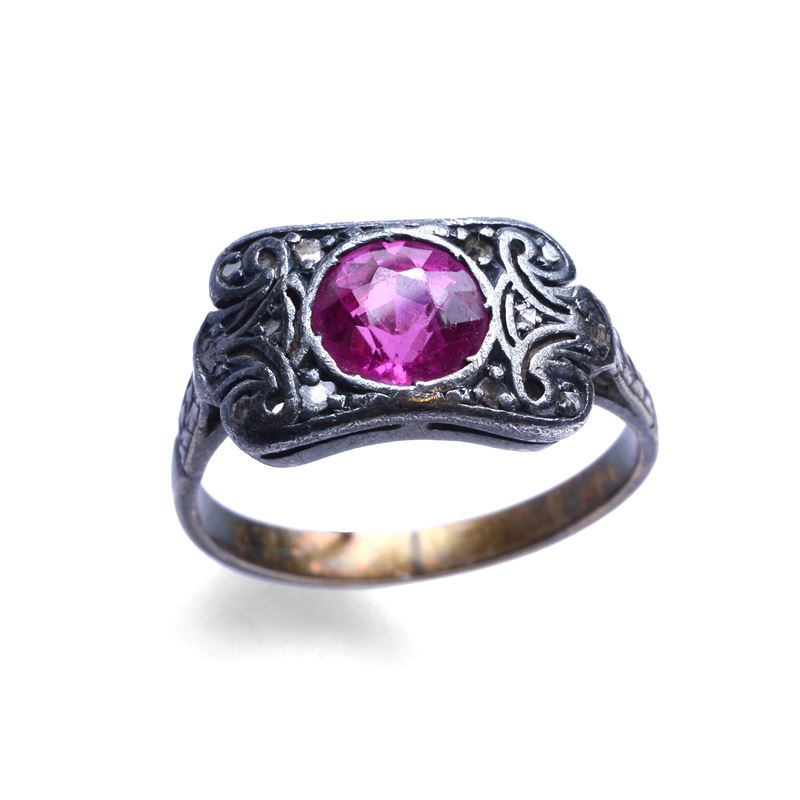 Anello Pietra Rossa in Oro